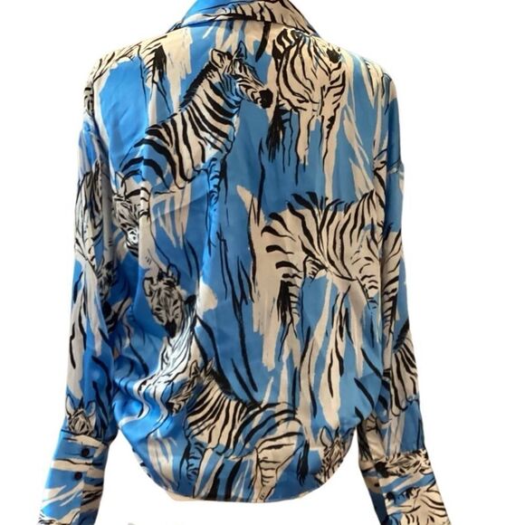 Zebra print satin blouse size Medium - Picture 4 of 12